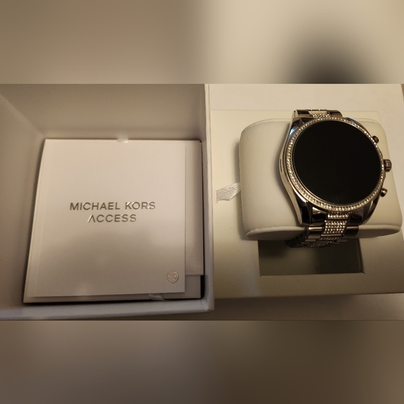Michael Kors access Bradshaw 2 rhinestone smartwatch MKT5088 fossil gen 5 Google - Picture 2 of 6